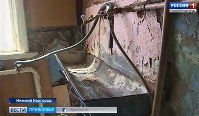 Погорельцев с Большой Покровской переселили в маневренный фонд без горячей воды Погорельцев с Большой Покровской переселили в маневренный фонд без горячей воды