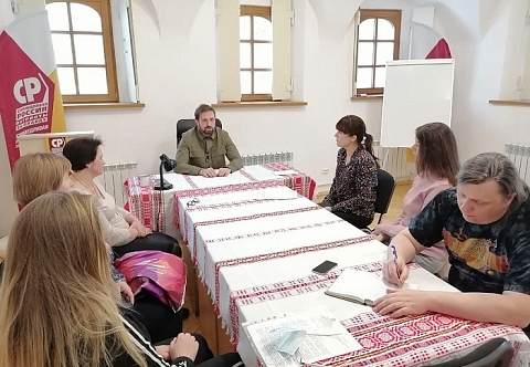 Депутат Кузнецов призвал родителей вместе бороться за жизнь детей с редкими заболеваниями