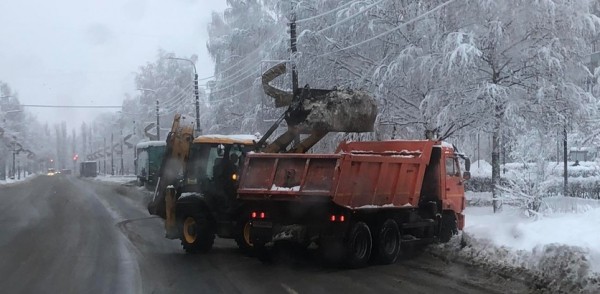 Более одиннадцати тысяч кубометров снега вывезли с сормовских дорог с начала зимы