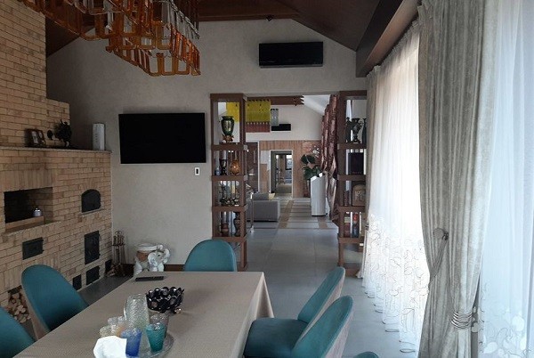 Нижегородцы продают самый дорогой коттедж за 180 млн рублей Нижегородцы продают самый дорогой коттедж за 180 млн рублей