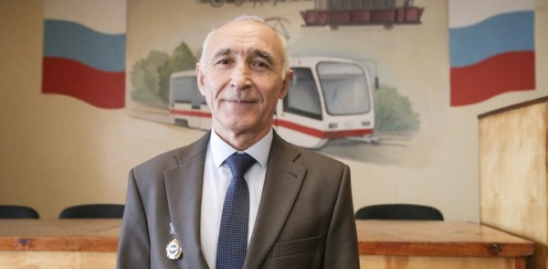 Начальник трамвайного депо № 3 Анатолий Иванов награжден знаком «Почетный работник транспорта России»