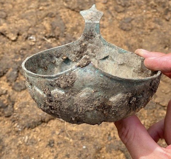 Серебряный корец ХVII века обнаружили при раскопках под Арзамасом Серебряный корец ХVII века обнаружили при раскопках под Арзамасом