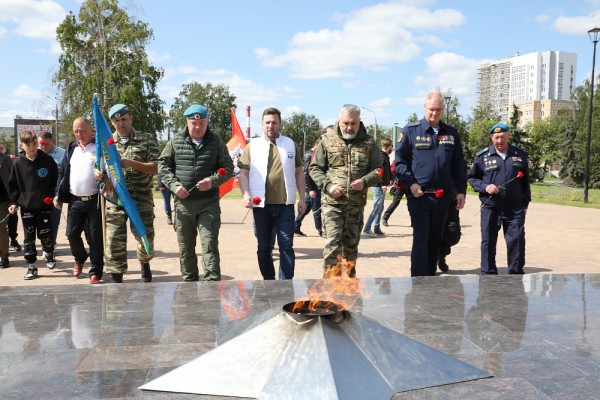 Свыше 200 участников собрал нижегородский автомотопробег в День России