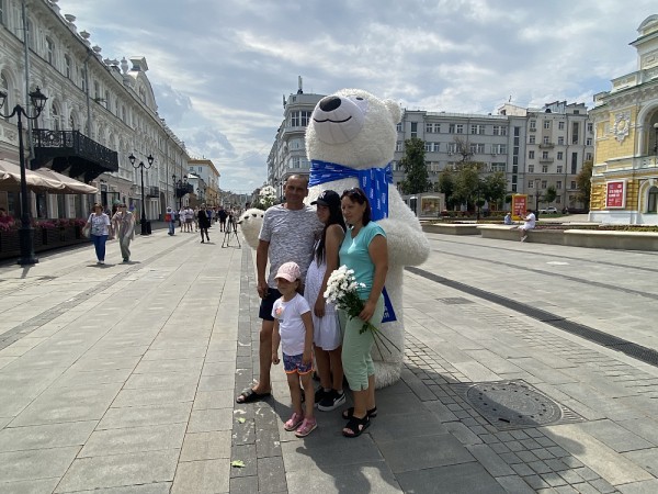 Волонтёры подарили нижегородцам ромашки в День семьи и любви