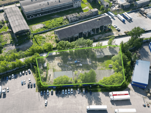 Три имущественных комплекса под коммерцию продают на Бору Три имущественных комплекса под коммерцию продают на Бору