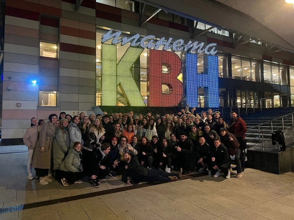 Две нижегородские команды КВН взяли бронзу Премьер-лиги 2023