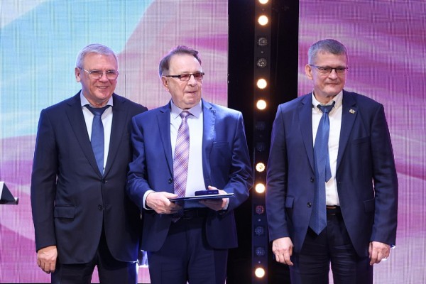 Двух лауреатов премии Минина и Пожарского наградили в Нижнем Новгороде