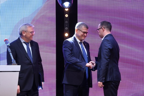 Двух лауреатов премии Минина и Пожарского наградили в Нижнем Новгороде