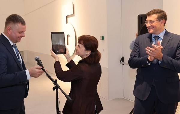 Никитин открыл юбилейную экспозицию Булатова «Горизонт» в Нижнем Новгороде