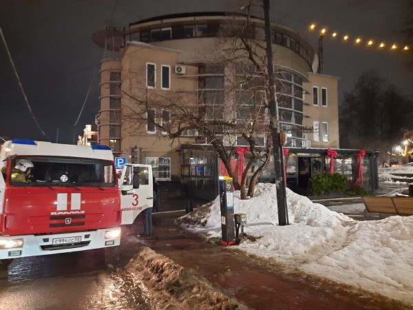 Пожар произошел в бытовке у бургерной в центре Нижнего Новгорода