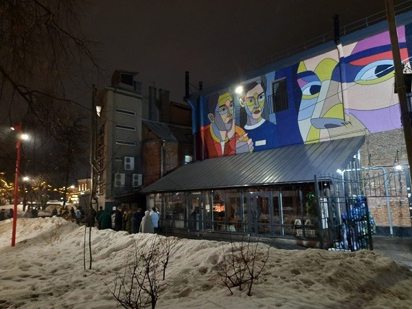 Пожар произошел в бытовке у бургерной в центре Нижнего Новгорода