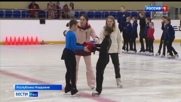 В Саранске юные фигуристы вместе со спортсменами из Мордовии разыграли призы в прыжковом фестивале