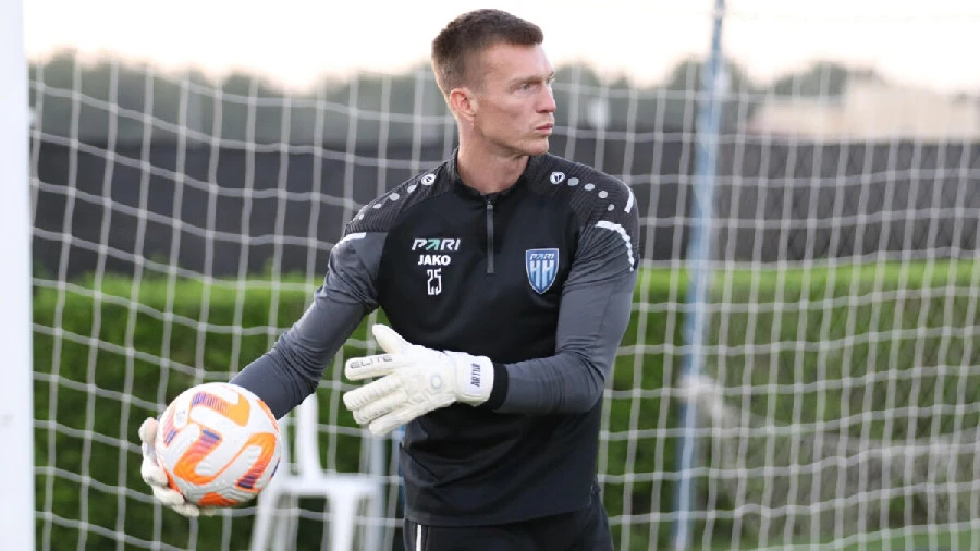 Голкипер Артур Нигматуллин перешел из «Пари НН» в «Рубин»