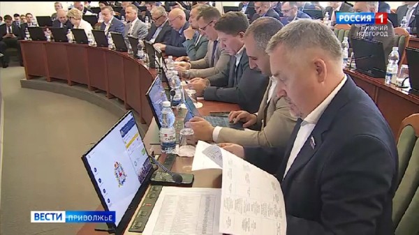 Депутаты регионального парламента обсудили необходимость предоставить водителям автобусов пригородных маршрутов право на досрочное назначение пенсии по старости Депутаты регионального парламента обсудили необходимость предоставить водителям автобусов пригородных маршрутов право на досрочное назначение пенсии по старости