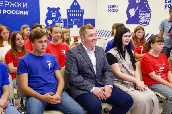 Развитие города, молодежные программы, профориентирование и институт наставничества обсудил Юрий Шалабаев с ребятами из «Движения Первых»