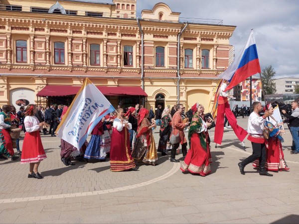 Мастера из Бухары, Минска и Цзинаня принимают участие в Международной  выставке-ярмарке  «Секреты мастеров»-2024