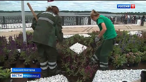 Подарок из Минска: Новую клумбу разбили на территории Речного вокзала в Нижнем Новгороде