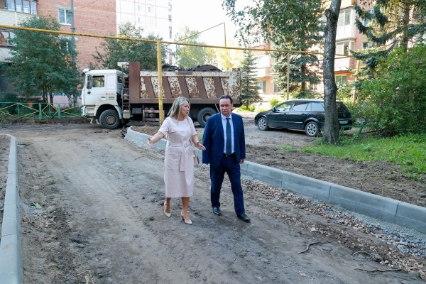 Дворы Московского района приводят в порядок в рамках муниципальной программы «Формирование комфортной городской среды»