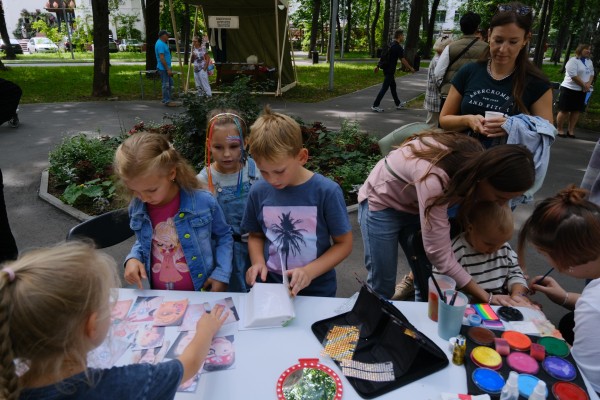 Более двух тысяч человек приняли участие в фестивале национальных культур «Дружный Нижний» в День города