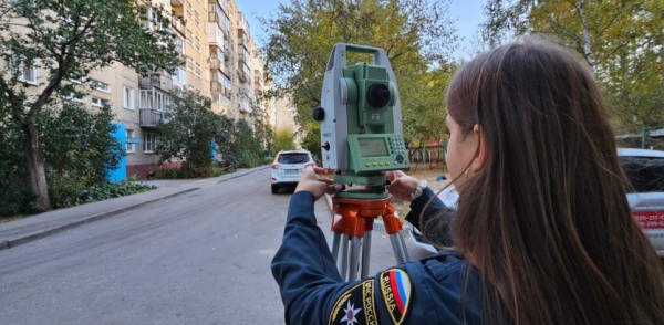 Эксперты ВНИИ по проблемам ГОЧС МЧС России приступили к повторной экспертизе дома №37 по ул.Фучика с помощью диагностического комплекса «Стрела-Струна»