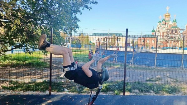 Скалодром и полосу препятствий установили в нижегородской школе №51 по инициативе учеников, педагогов и родителей