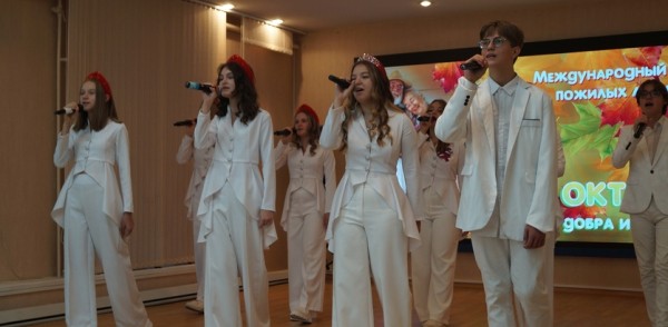 Приокчан «серебряного возраста» поздравили с Международным днем пожилого человека Приокчан «серебряного возраста» поздравили с Международным днем пожилого человека