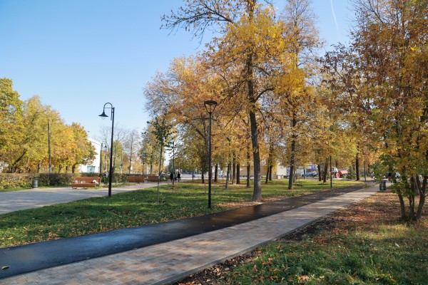 Парковые качели, подвесные диваны, велодорожки появились у ДК «Красное Сормово» после благоустройства Парковые качели, подвесные диваны, велодорожки появились у ДК «Красное Сормово» после благоустройства