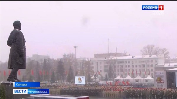 В Самаре прошел парад памяти,посвященный 83-й годовщине Военного парада 1941 года в Куйбышеве В Самаре прошел парад памяти,посвященный 83-й годовщине Военного парада 1941 года в Куйбышеве