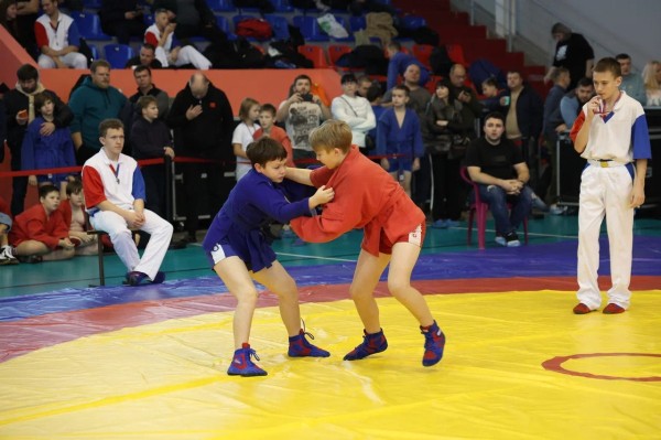 180 юных спортсменов приняли участие в турнире по самбо в рамках проекта «Достойны памяти героев»