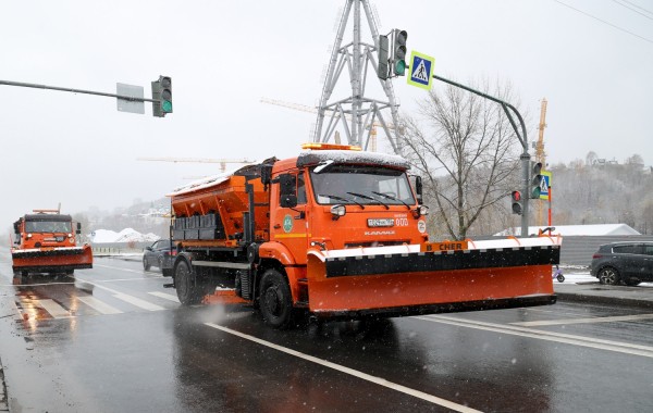 Дорожные службы Нижнего Новгорода работают на улицах города в штатном режиме Дорожные службы Нижнего Новгорода работают на улицах города в штатном режиме