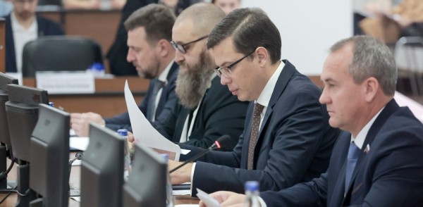 Депутаты рассмотрели инициативу об объединении Нижнего Новгорода с Кстовским муниципальным округом и приняли решение о назначении публичных слушаний Депутаты рассмотрели инициативу об объединении Нижнего Новгорода с Кстовским муниципальным округом и приняли решение о назначении публичных слушаний