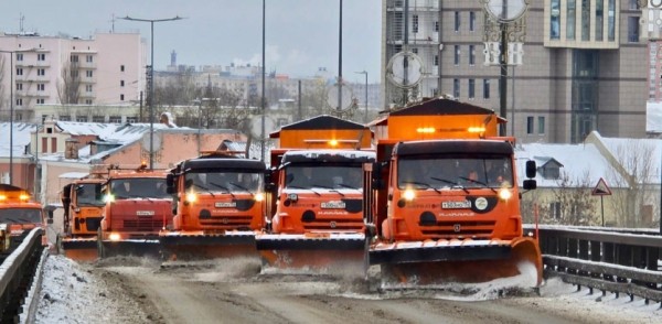 Нижегородские дорожники готовятся работать в снегопад, который по прогнозам синоптиков будет идти в городе всю неделю Нижегородские дорожники готовятся работать в снегопад, который по прогнозам синоптиков будет идти в городе всю неделю