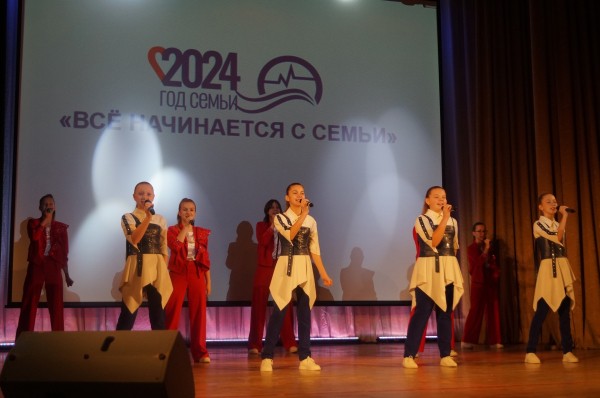 Родителей и образовательные организации Приокского района отметили за большой вклад в развитие и воспитание подрастающего поколения Родителей и образовательные организации Приокского района отметили за большой вклад в развитие и воспитание подрастающего поколения