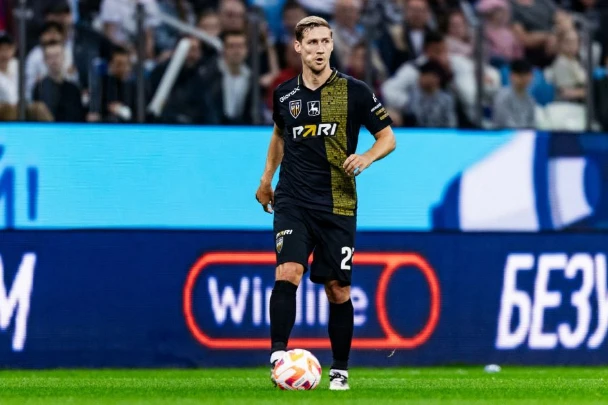 Экс-футболист «Пари НН» Живоглядов заявил, что не смог бы прокормить семью на 100 тыс. рублей в месяц