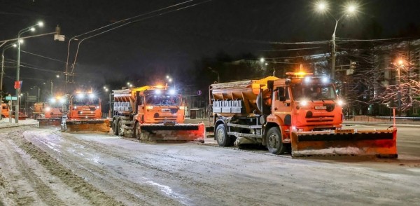 Дорожные предприятия Нижнего Новгорода готовятся к снегопаду - синоптики спрогнозировали выпадение до 12 см снега
