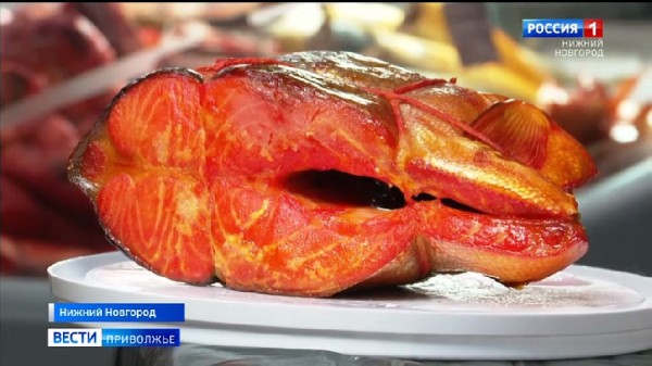 Чтобы восполнить недостаток витаминов, надо включить в свой рацион рыбу