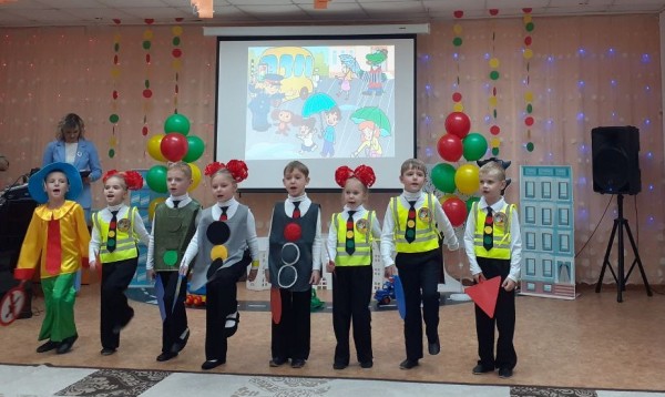 Детский сад № 122 Автозаводского района стал победителем городского конкурса «Юные знатоки дорожного движения-2024» Детский сад № 122 Автозаводского района стал победителем городского конкурса «Юные знатоки дорожного движения-2024»
