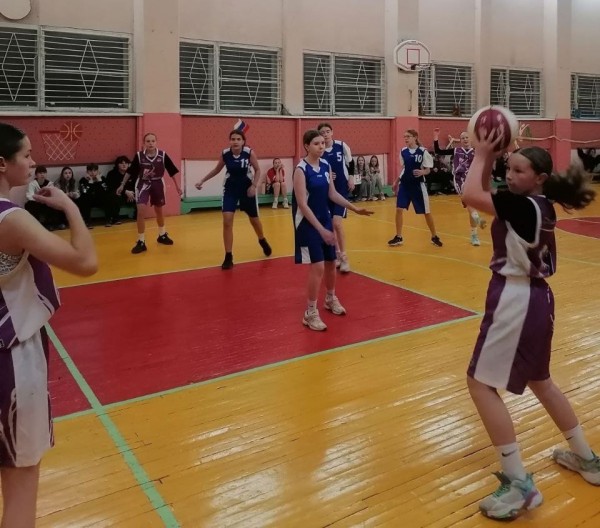 Команды школ №21, 64 и лицея №87 представят Московский район на дивизиональном этапе соревнований «КЭС-БАСКЕТ»