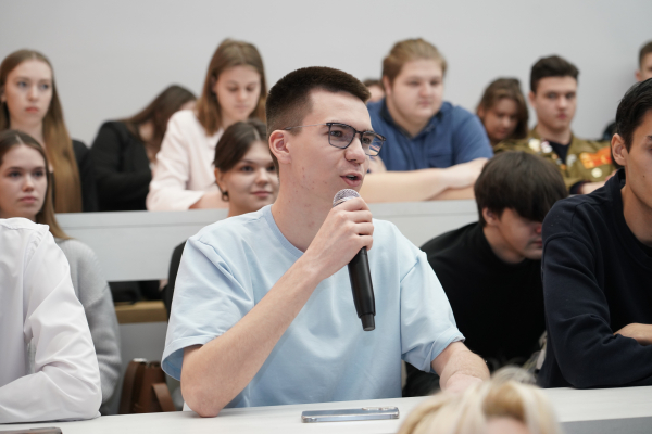 Юрий Шалабаев накануне Татьяниного дня встретился со студентами ННГАСУ и пригласил их подключиться к проектной деятельности по городскому благоустройству 