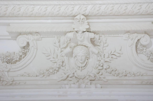 Юрий Шалабаев: Реставрация стен и лепнины в Литературном музее выполнена  почти на 90% 