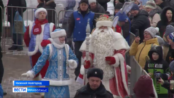 Как в Нижнем Новгороде встречали поезд Деда Мороза Как в Нижнем Новгороде встречали поезд Деда Мороза