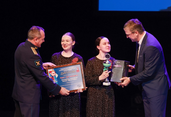 Гала-концерт победителей городского конкурса военно-патриотической песни  «Во славу Отечества!» прошёл в театре «Комедiя»