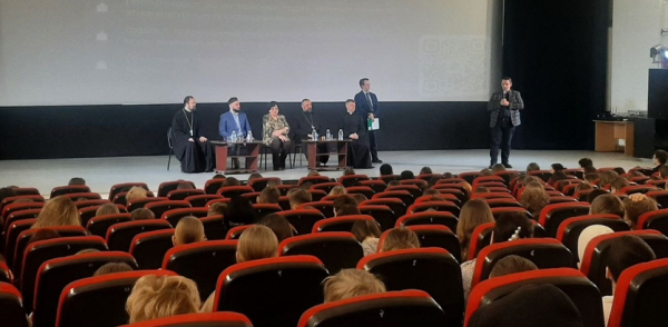 В Нижнем Новгороде стартовал новый цикл открытых дискуссий школьников с представителями традиционных конфессий