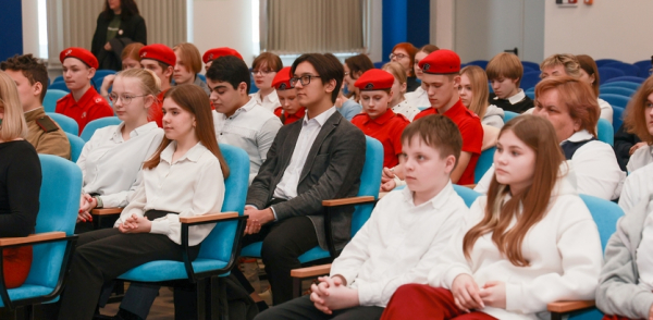 Патриотический фестиваль для школьников «Молодые патриоты», посвященный Дню воссоединения Крыма с Россией, прошел в Нижнем Новгороде