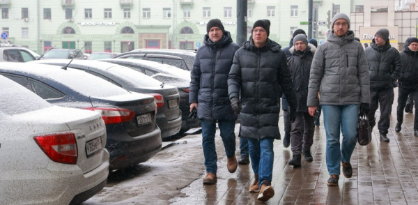 Юрий Шалабаев сообщил о возобновлении пеших обходов города для проверки состояния улиц перед большой весенней уборкой Юрий Шалабаев сообщил о возобновлении пеших обходов города для проверки состояния улиц перед большой весенней уборкой