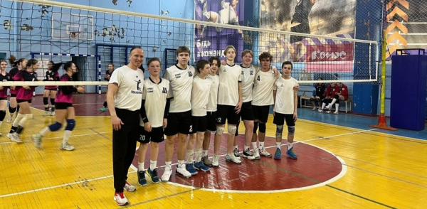Волейбольная команда школы №182 выиграла финал регионального этапа соревнований по волейболу «Серебряный мяч»