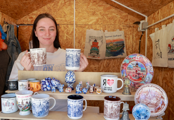 Ярмарка изделий мастеров народных художественных промыслов и декоративно-прикладного искусства «Секреты мастеров-2025» открылась на Нижне-Волжской