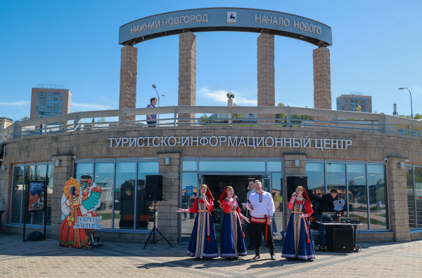 Ярмарка изделий мастеров народных художественных промыслов и декоративно-прикладного искусства «Секреты мастеров-2025» открылась на Нижне-Волжской