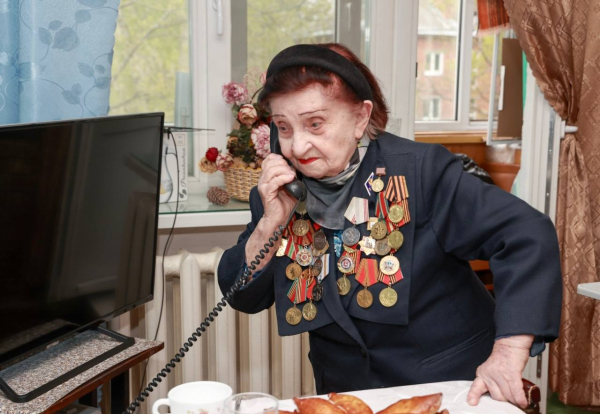 В Нижнем Новгороде начали вручать фронтовикам знаки «Почётный гражданин города» В Нижнем Новгороде начали вручать фронтовикам знаки «Почётный гражданин города»