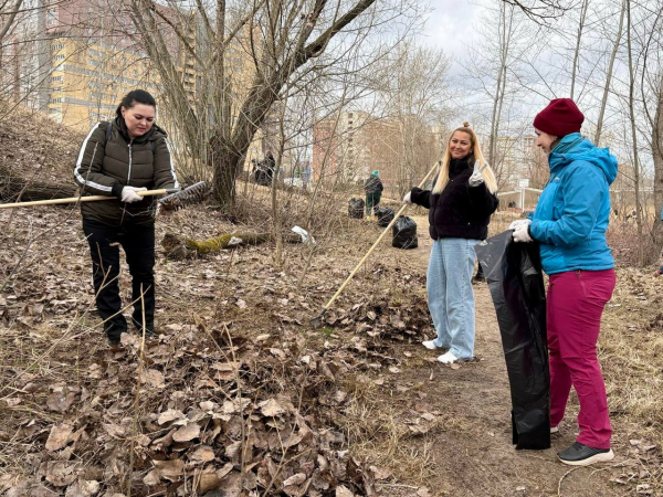 Юрий Шалабаев поблагодарил участников общегородского субботника, который собрал в этом году более 30 тыс нижегородцев Юрий Шалабаев поблагодарил участников общегородского субботника, который собрал в этом году более 30 тыс нижегородцев